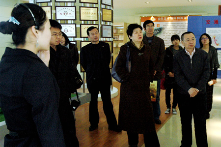 山西省包头物流商会调查团到集团参观调查